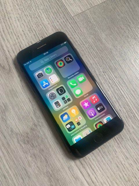 iPhone 7 - Unlocked to Any Sim - 128GB