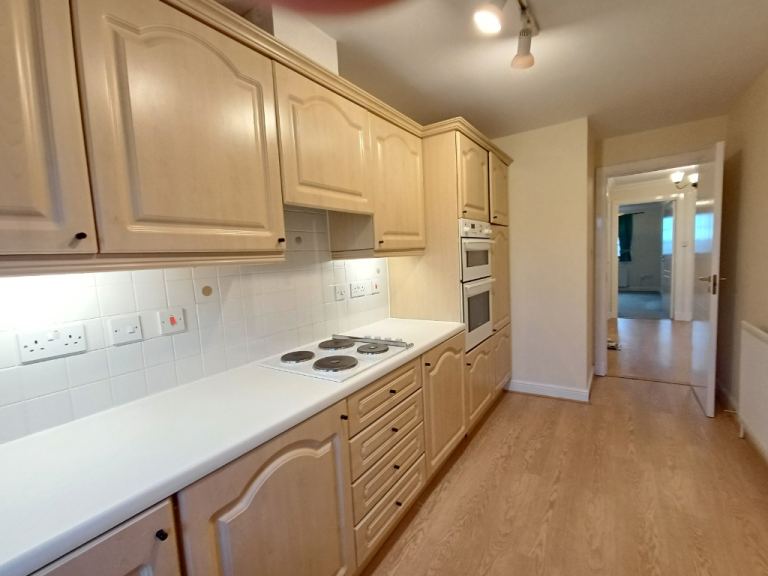 2 bedroom flat in Orchard Brae Avenue, Orchard Brae, Edinburgh, EH4 2GA