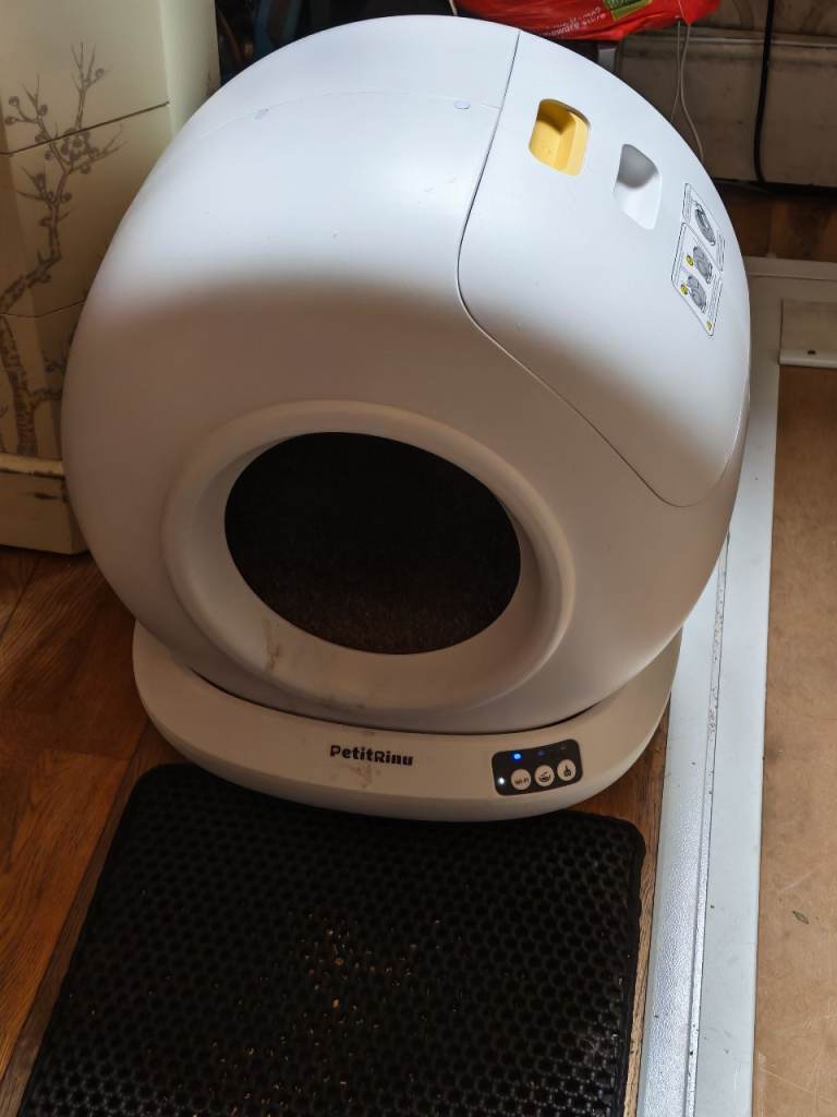 Automatic cat litter box 