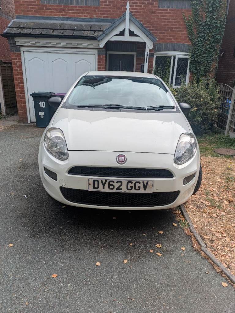 2012 Fiat Punto 3-door petrol manual – 101,321 miles – MOT to August 2027