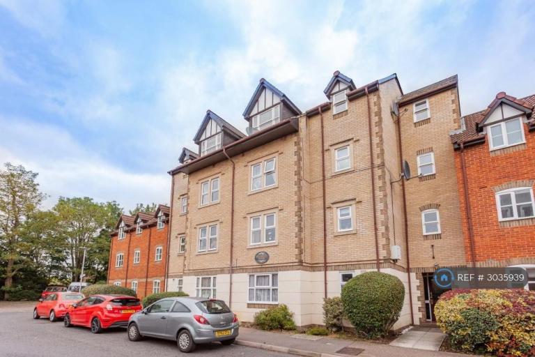 2 bedroom flat in Sherwood House, Reading, RG1 (2 bed) (#3035939)
