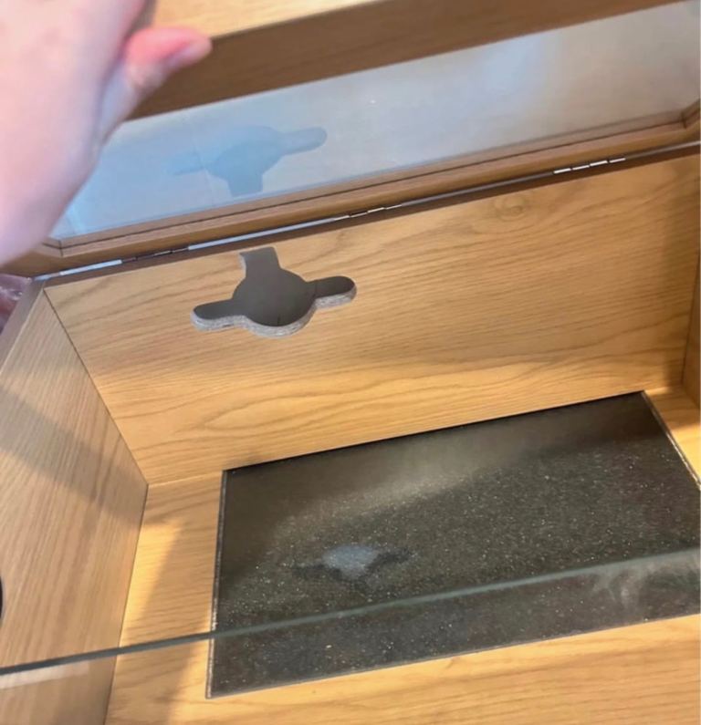 Reptile vivarium  *measurements on pic of box*