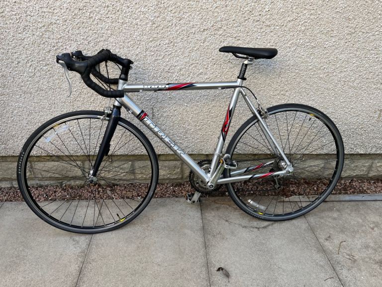 TREK 1000 ROAD BIKE