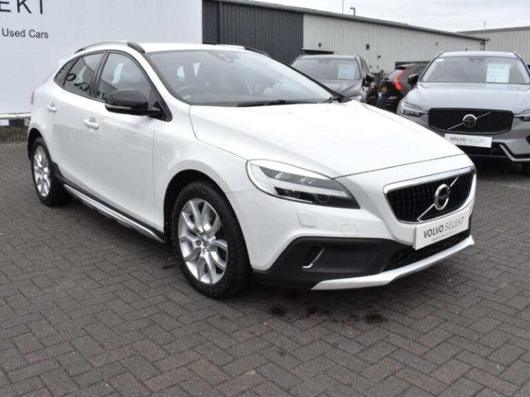 VOLVO V40 T3 [152] Cross Country Pro 5dr Geartronic