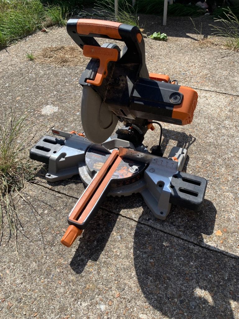 Evolution mitre saw 