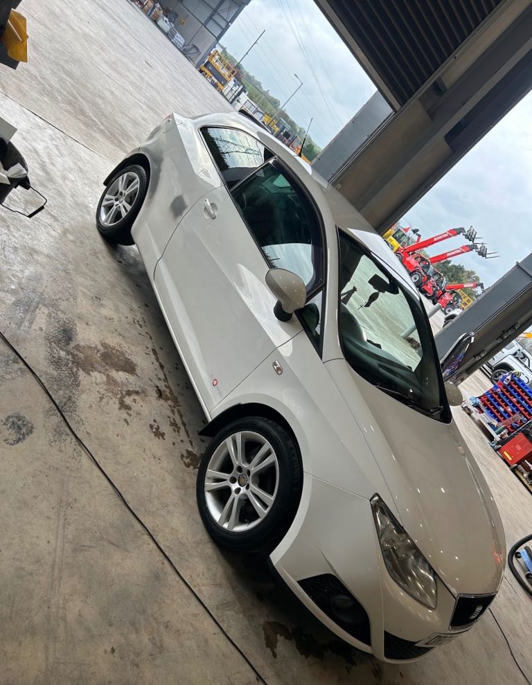 Seat, IBIZA, Hatchback, 2011, Manual, 1390 (cc), 3 doors