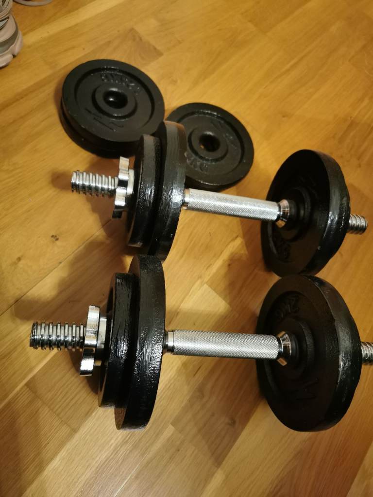 Adjustable dumbels 