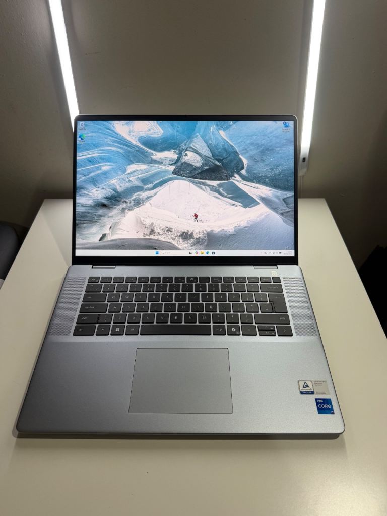 Dell Inspiron 16 7640 Intel  i7-13620H 16GB DDR5 512GB SSD Windows 11 Laptop