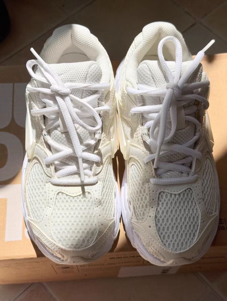New Nike Trainers – White, Unworn