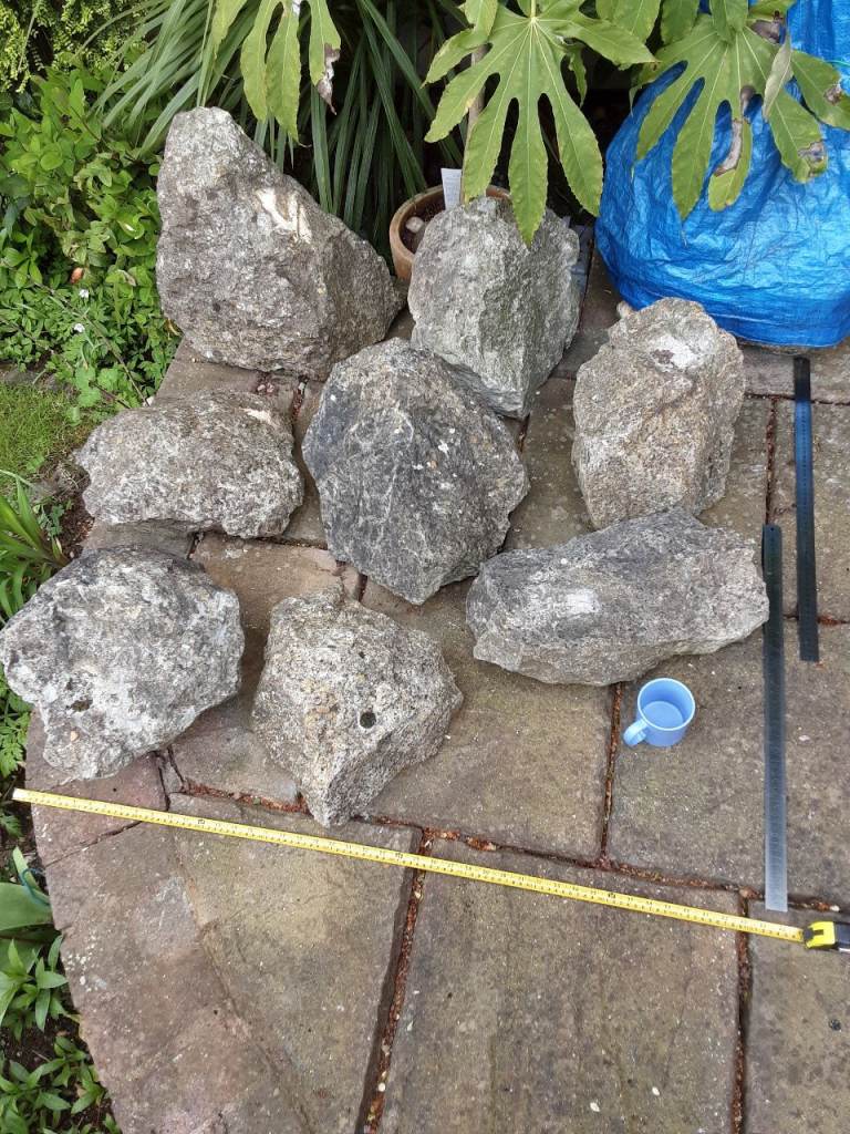 8 X LARGE GARDEN/LANDSCAPING ROCKS/STONE  job lot.