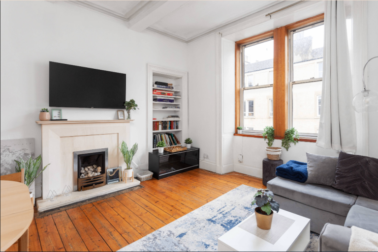 Bright 2-Bedroom 2 double bed flat on Caledonian Place, Dalry nr Haymarket