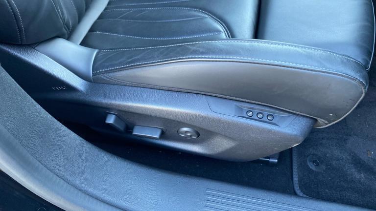 2024 DS Automobiles DS 4 1.2 PureTech Rivoli Hatchback 5dr Petrol EAT8 Euro 6 (s/s) (130 ps) Hatc...