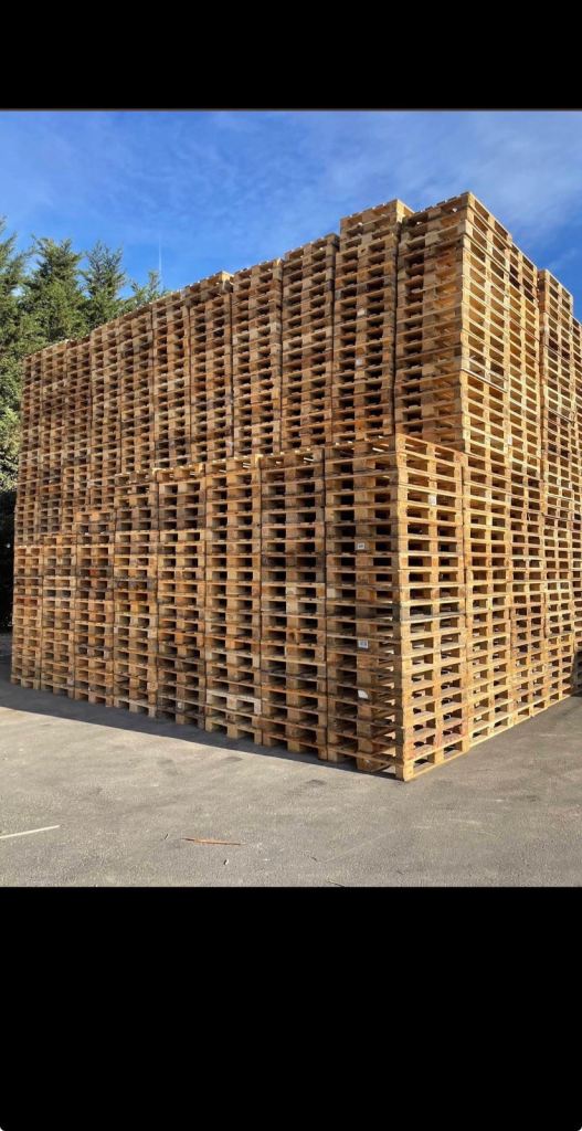 Wooden pallets 