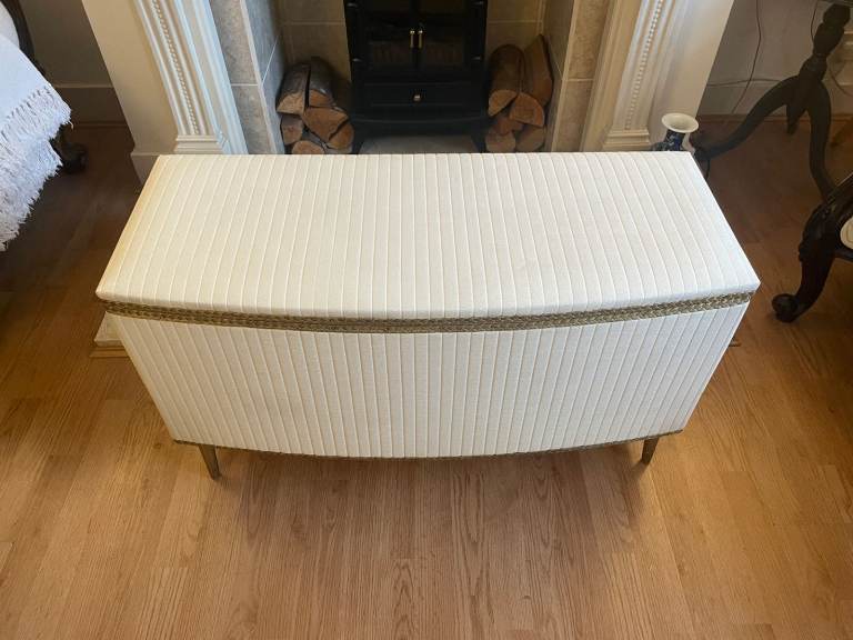 Fantastic original 1970s Ottoman in Cream and Gold - delivery is possible