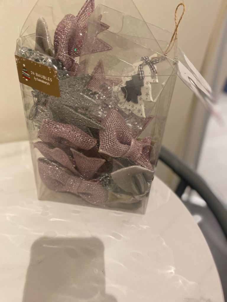  Christmas decorations and 700 lights