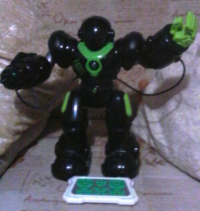 I6 FUTURE ROBOT - REMOTE CONTROLLED ROBOT WITHOUT MISSILES