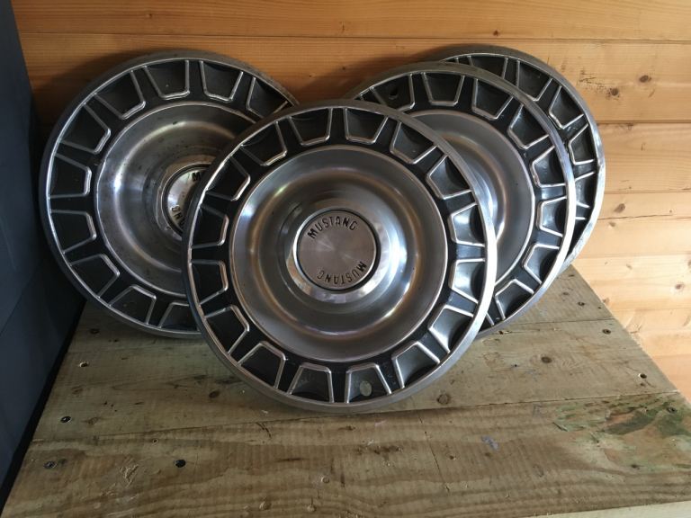 Classic Ford Mustang Hub caps