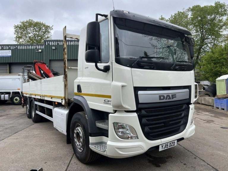 2015 DAF CF-370 6X2 CRANE VEHICLE