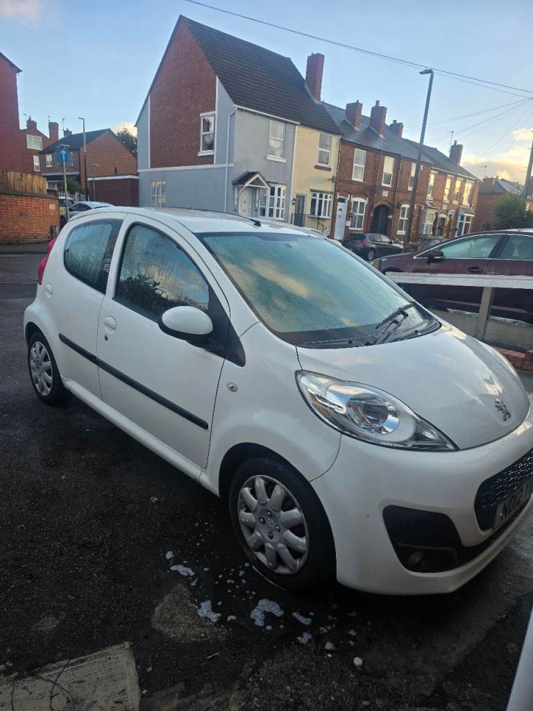 Peugeot, 107, Hatchback, 2012, Manual, 998 (cc), 5 doors