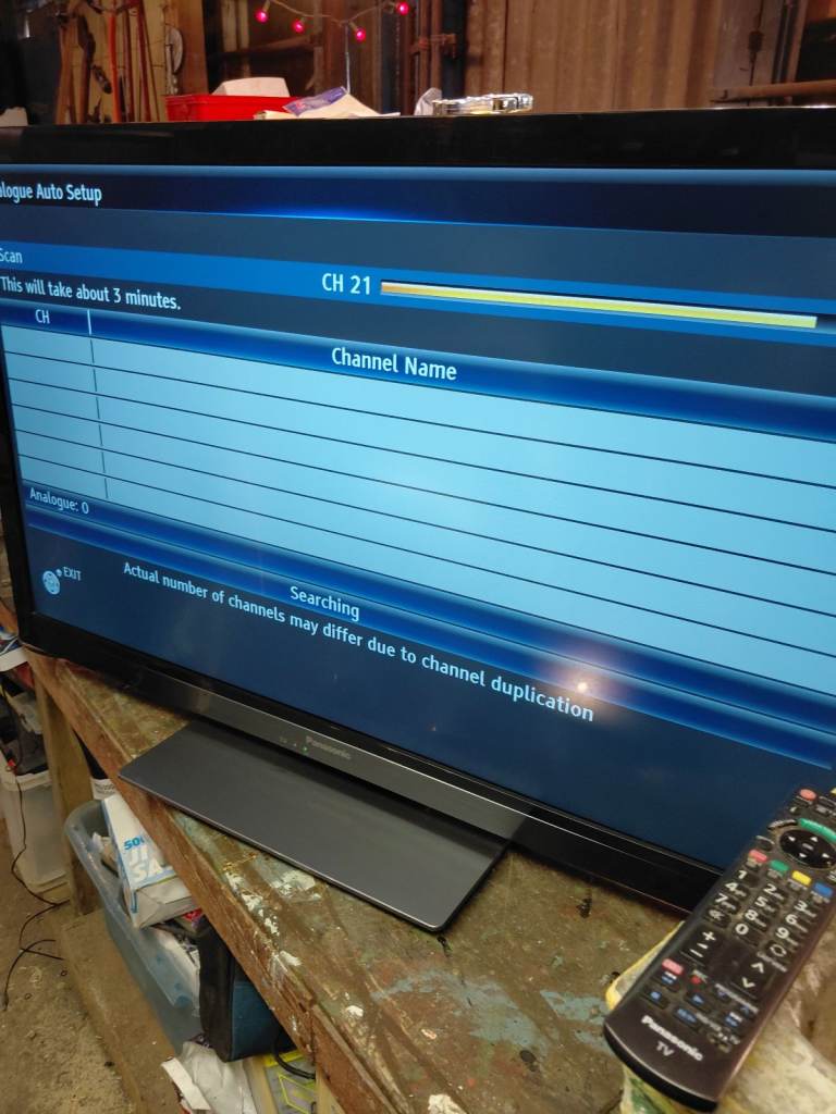 Panasonic TX-L42E30B Television 