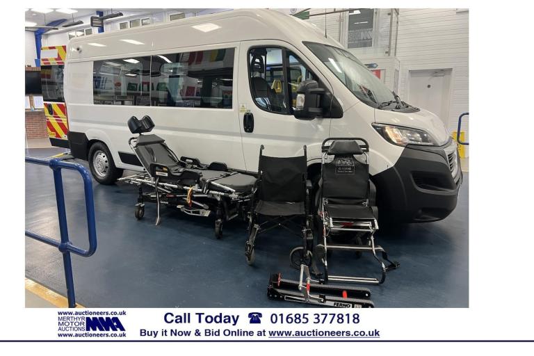2019 Peugeot Boxer  435 L3H2 2.0 BLUE HDI 130PS LWB MEDIUM ROOF 5 SEAT DISABLED ACCESS MINIBUS PA...