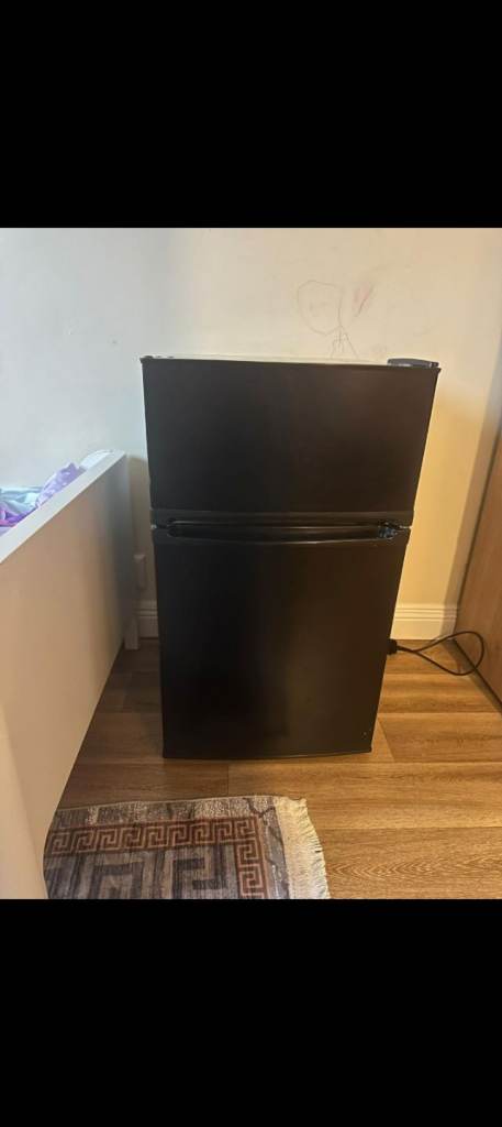 Fridge freezer 