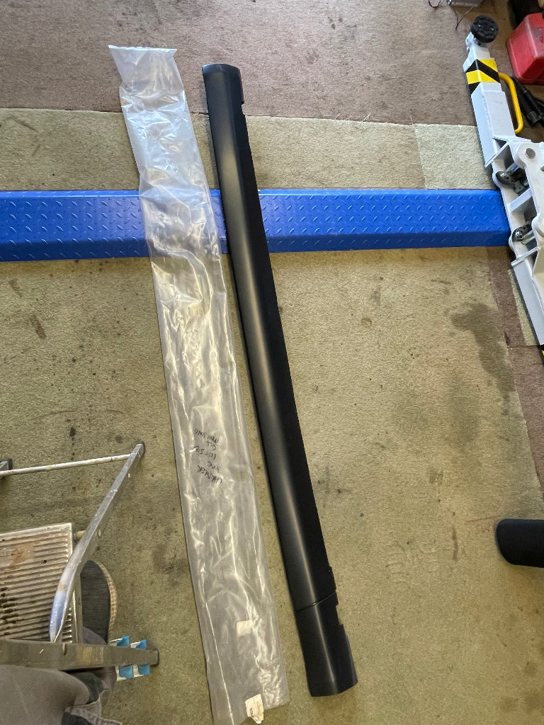 Chrysler 300c sill cover