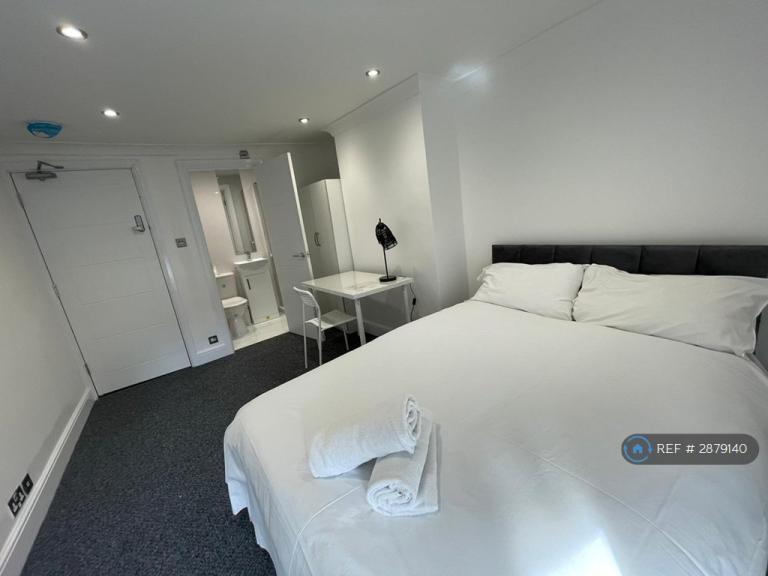 1 bedroom in Maldon Road, Colchester, CO3 (#2879140)