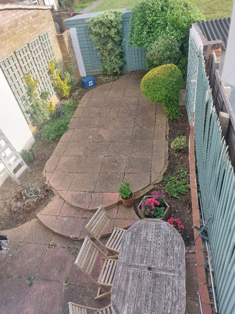 Double room to rent with king size bed  in Bletchley