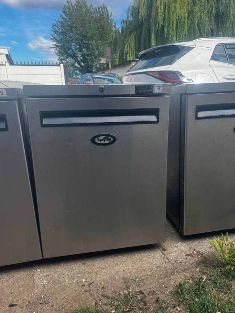 Commercial undercounter foster fridge fully serviced cafe shop restaurant takeaway 