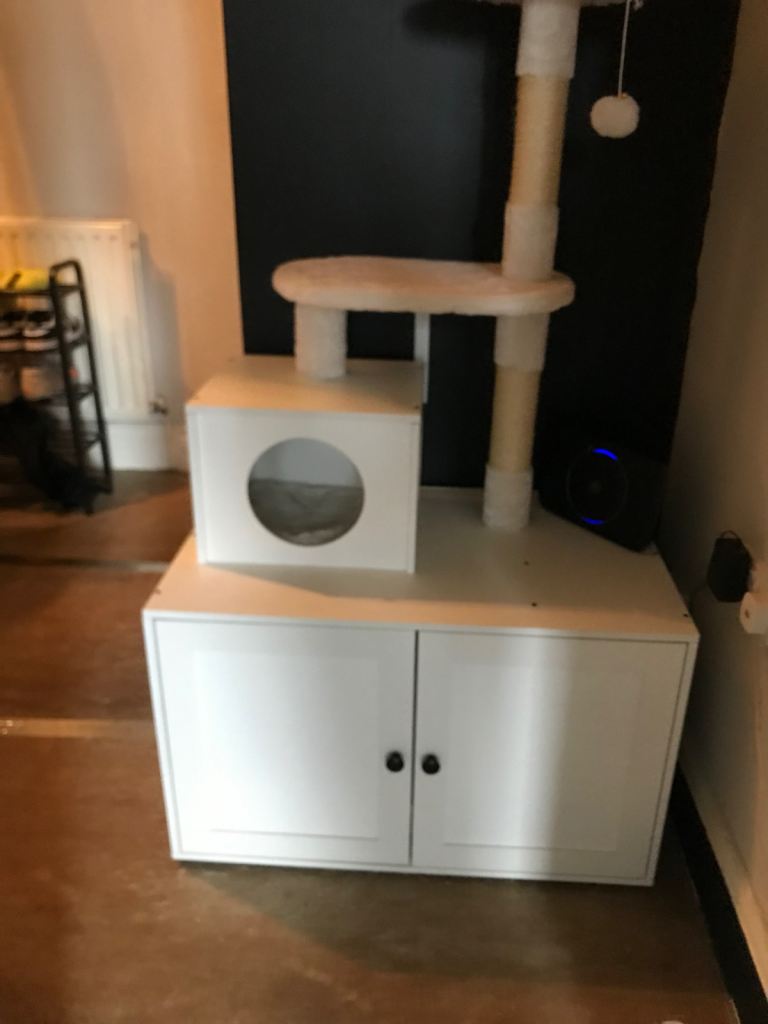 Cat Litterbox Cabinet with Cat tree and Scratching Posts