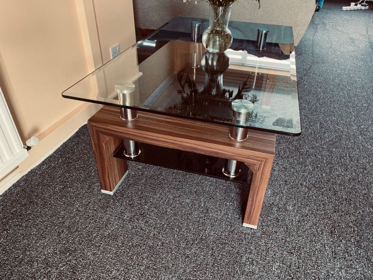MODERN COFFEE TABLE VGC - DELIVERY AVAILABLE 