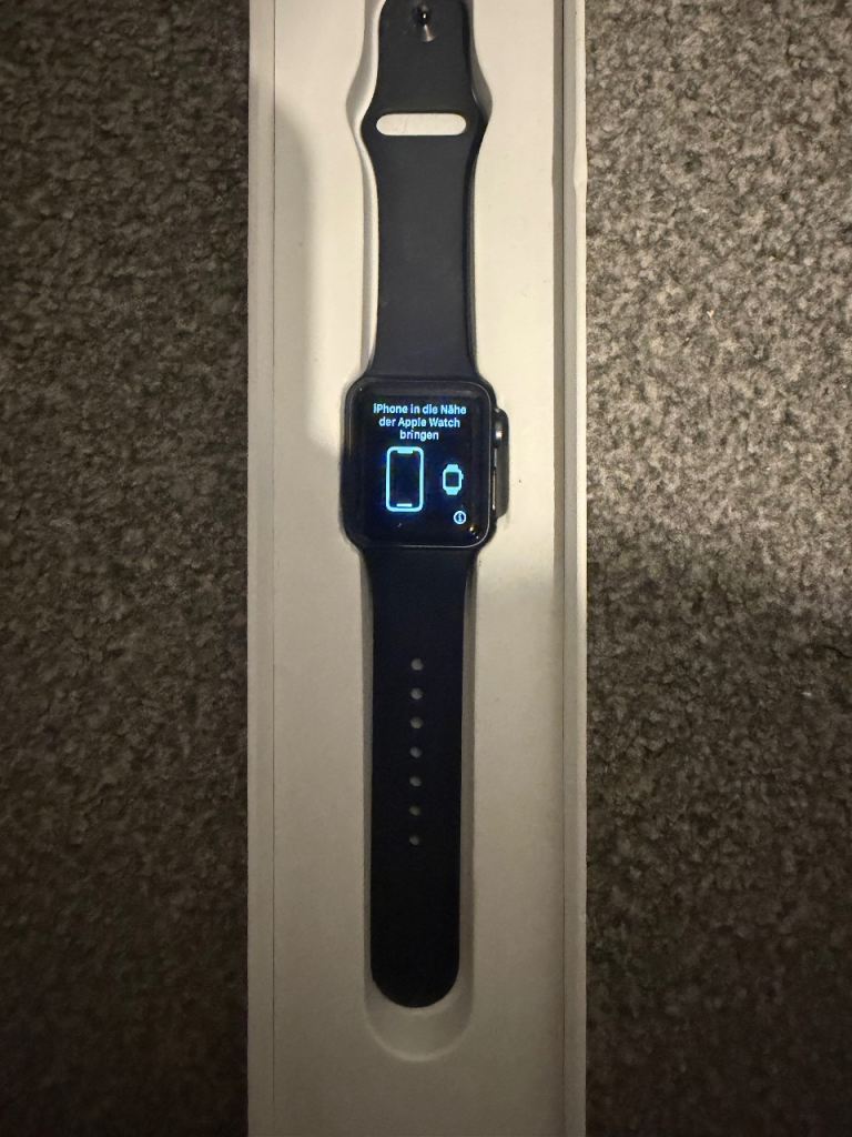 Apple Watch Series 3 (GPS) 38mm - Black, Good Condition