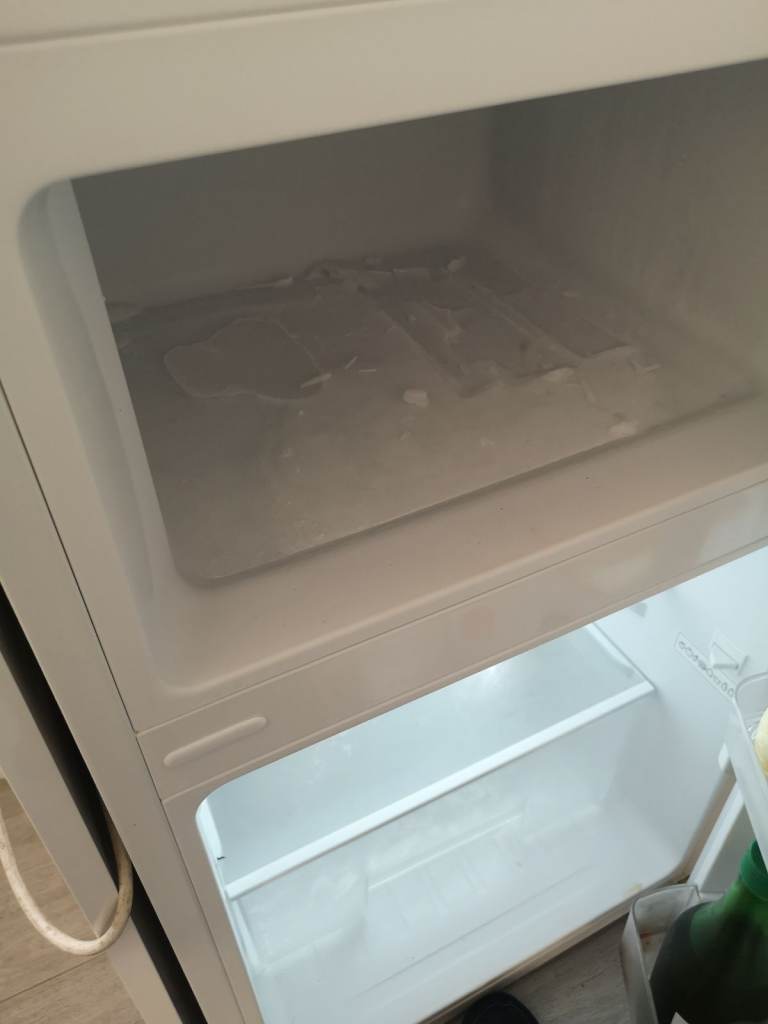 Fridge freezer 