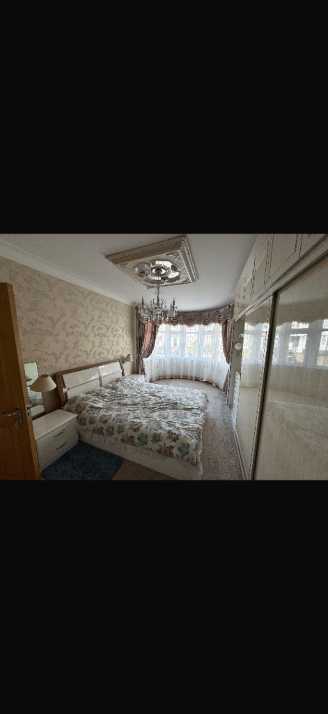 Want to rent the room in a shared house 