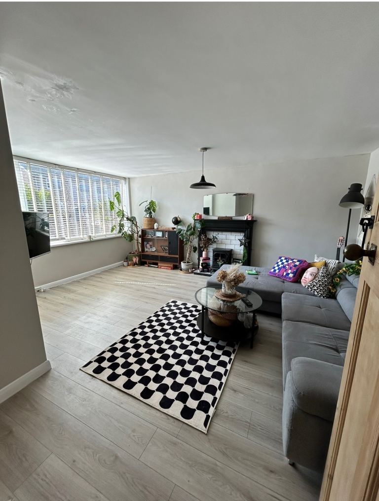 2 bed swap Leicester- Derby/Nottingham 