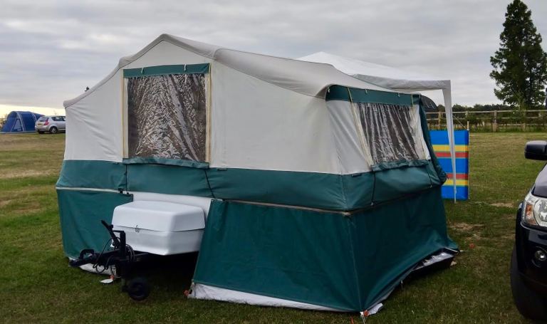 Trailer tent sleeps 5