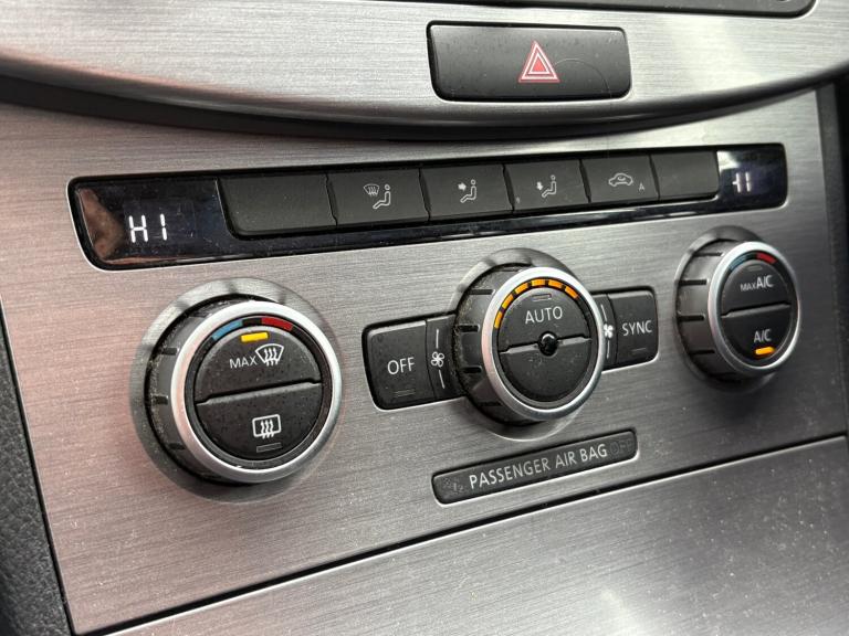 2013 Volkswagen Passat 2.0 TDI BMT Highline 5dr ++ 11 VW SERVICES / 35 TAX / SAT NAV / DAB ++ EST...