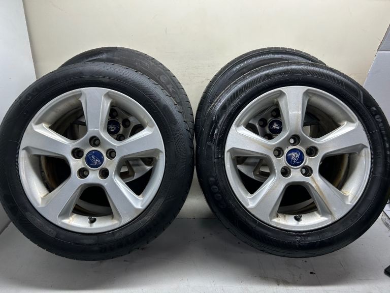 Ford Focus / Transit Connect alloy wheels 205/55 16 tyres