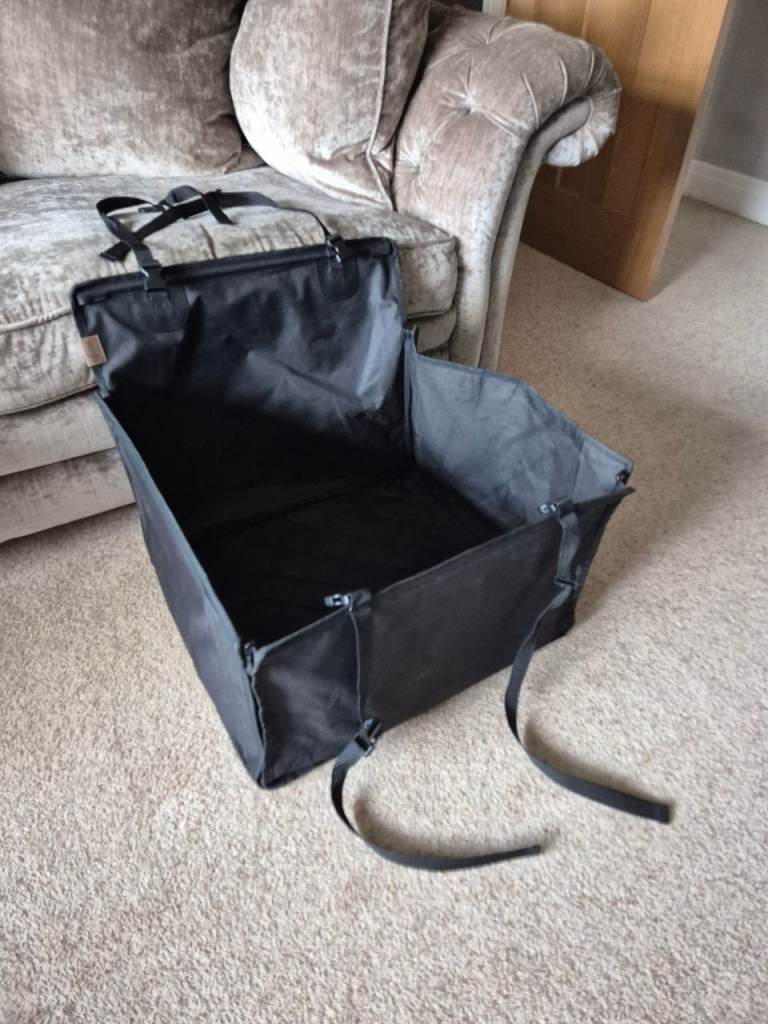 Wuglo Dog Car Seat - Small