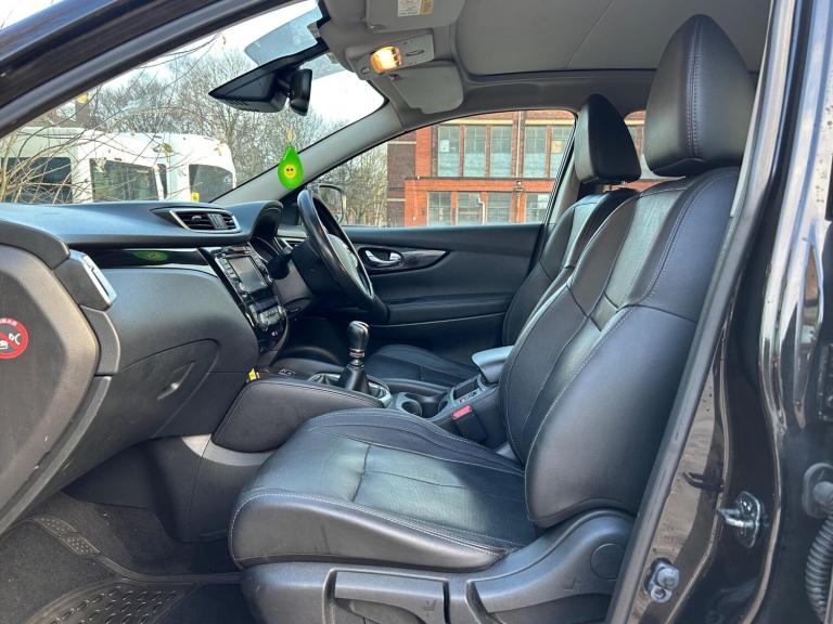 2015 Nissan Qashqai 1.6 DiG-T Tekna [Non-Panoramic] 5dr HATCHBACK PETROL Manual