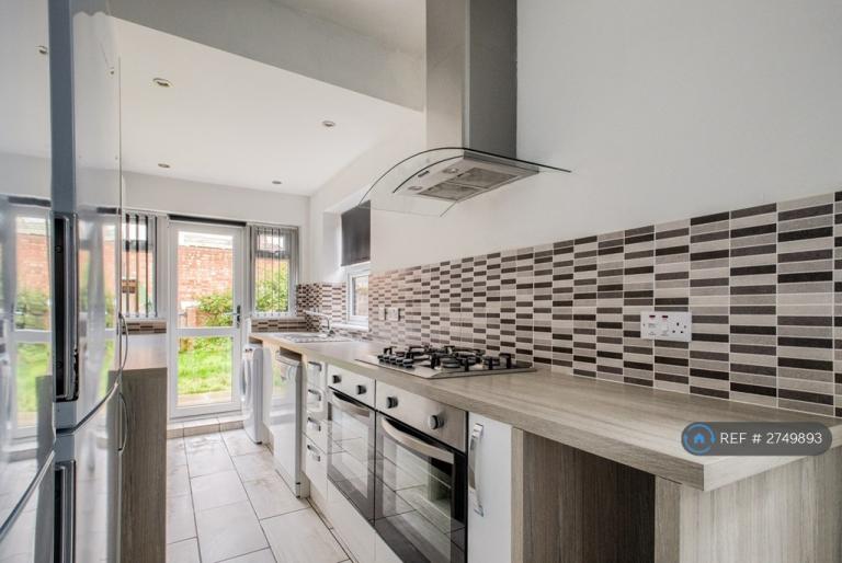 5 bedroom house in Northfield Road, Coventry, CV1 (5 bed) (#2749893)