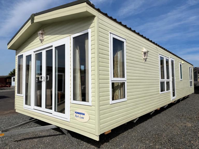 PEMBERTON PARK LANE 40X14 • 2 BED • LUXURY OFF SITE HOME • DG CH • 