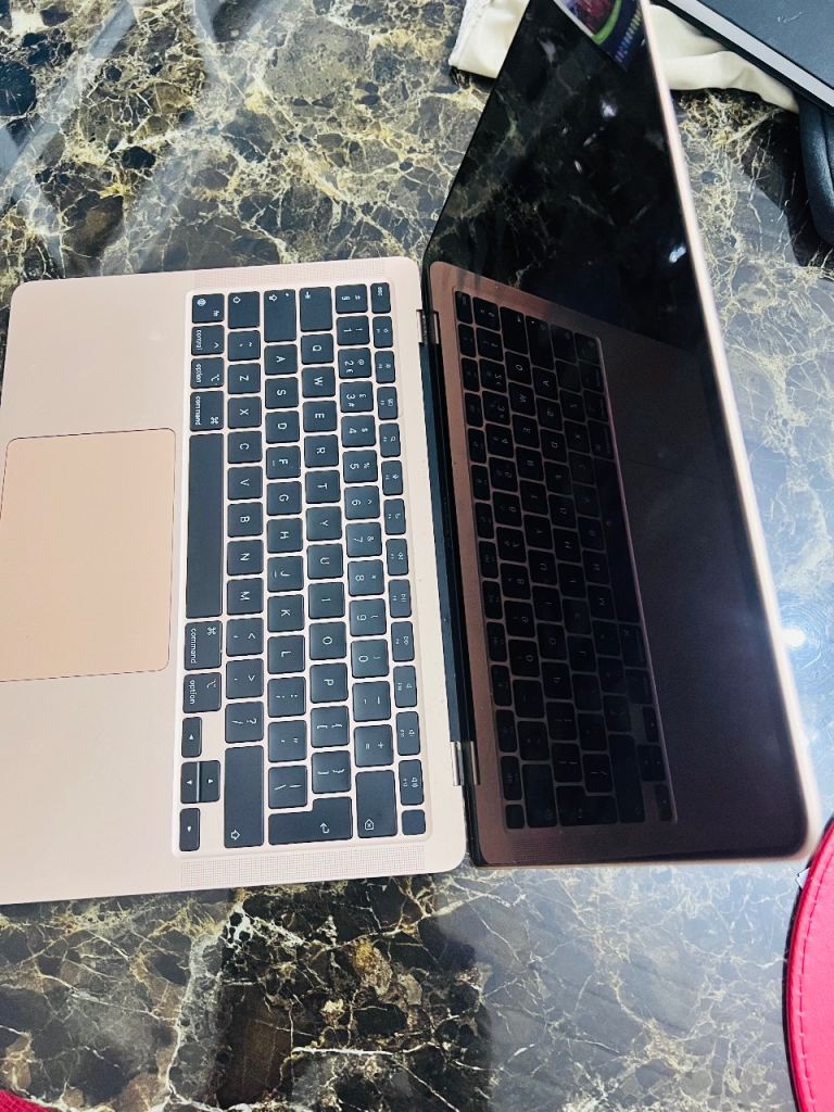 Apple MacBook Air M1 2020 Hardly used Like New