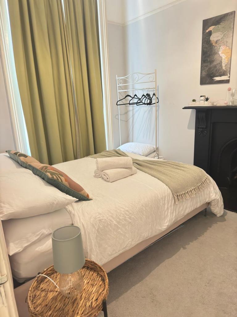 Cleaning / ironing / housekeeper services 