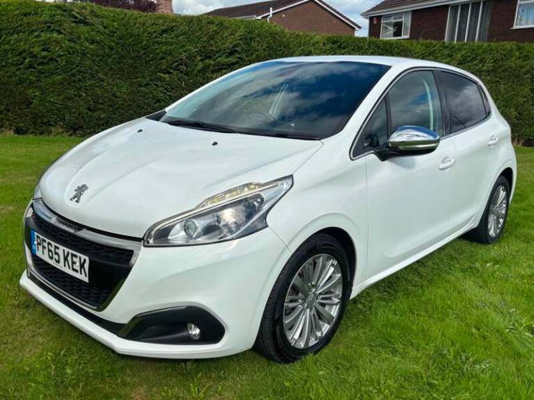 Peugeot 208 BLUE HDI ALLURE ?20 TAX ONLY 46k MILES 12 MONTH MOT