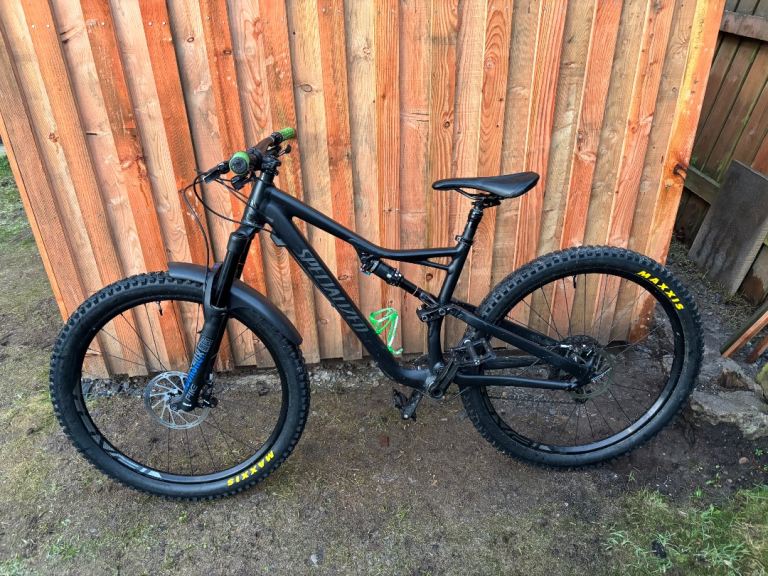 Specialized Stumpjumper 2018 Medium MTB bike (upgraded fork)