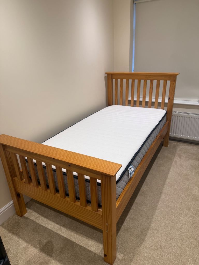 Julian Bowen Barcelona Single Wooden Bed Frame – Good Condition