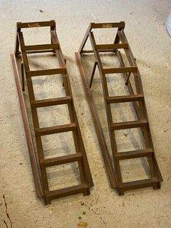Pair car ramps