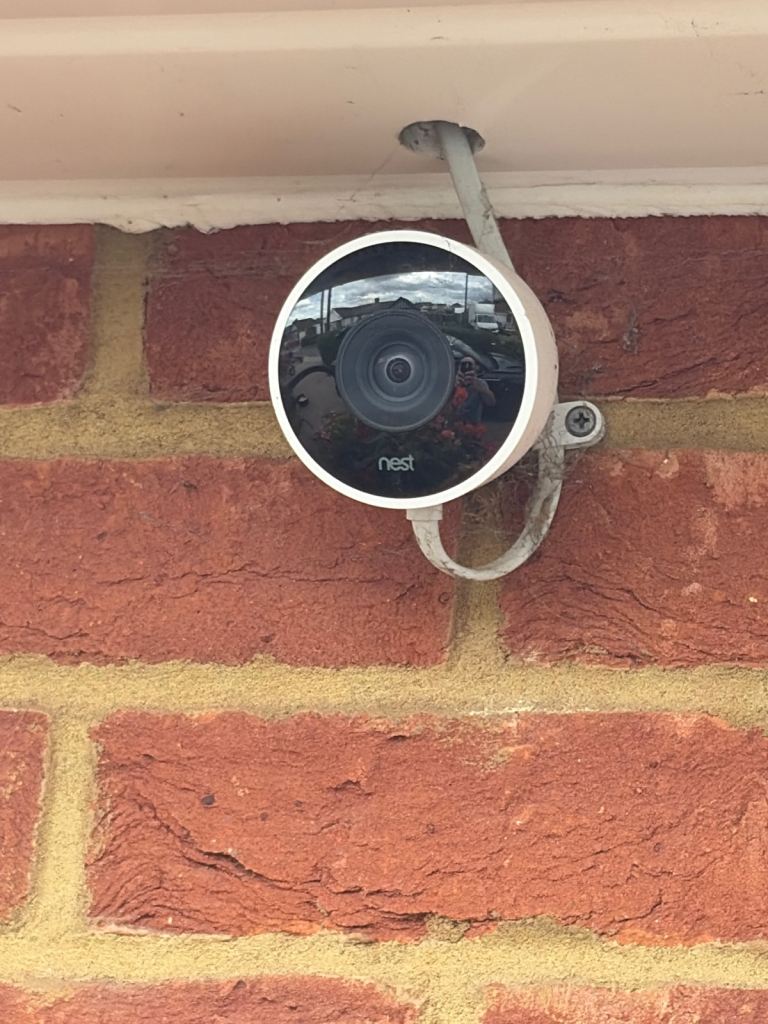 Nest Outdoor Security Camera – White, Good Working Order